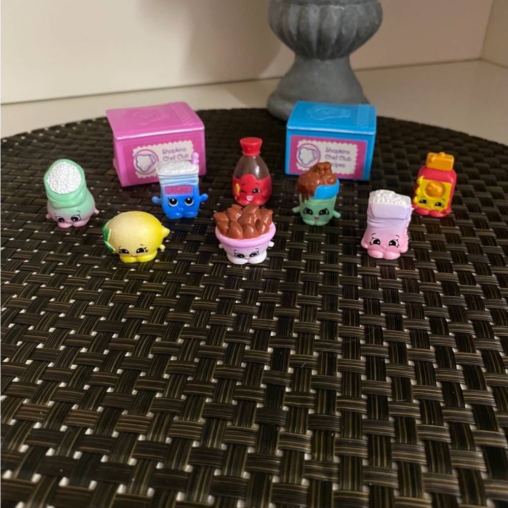 Shopkins Mini Collectible Toy Set